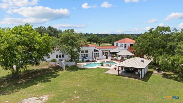6750 N Lakeview Drive, Salado, TX 76571