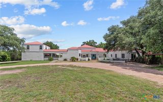 6750 N Lakeview Drive, Salado, TX 76571