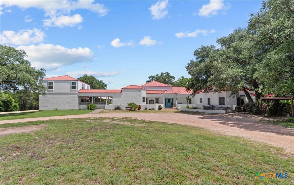 6750 N Lakeview Drive, Salado, TX 76571