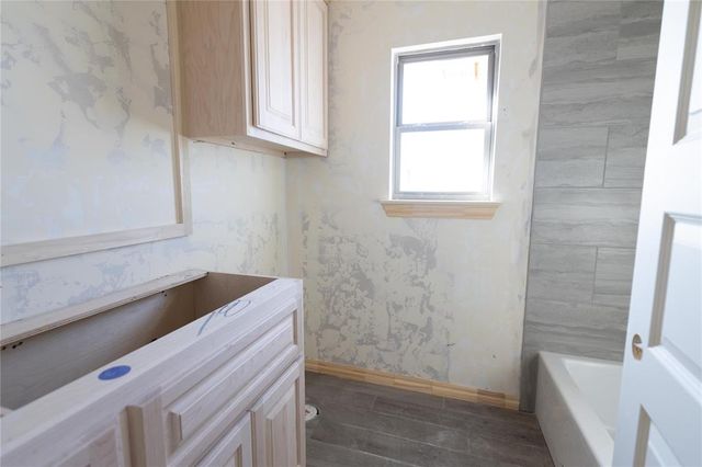 8224 Mountain Oak Drive, Edmond, OK 73034