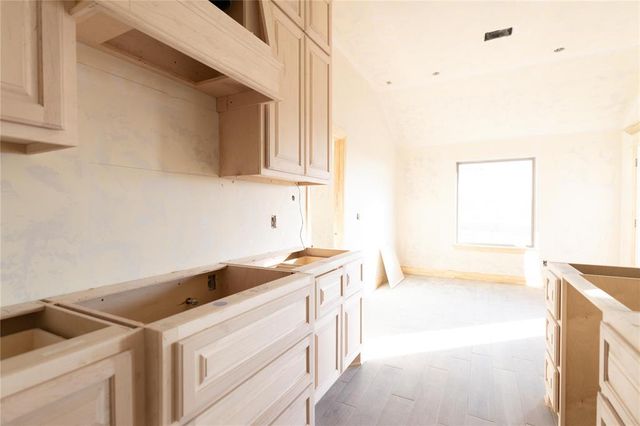 8224 Mountain Oak Drive, Edmond, OK 73034