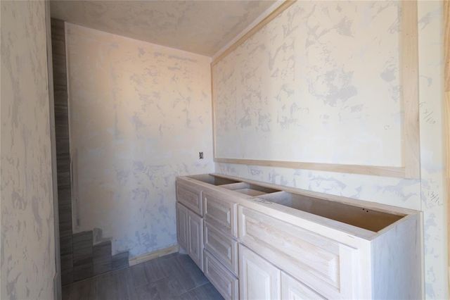 8224 Mountain Oak Drive, Edmond, OK 73034