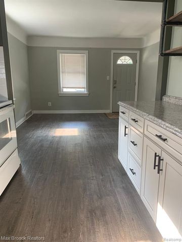 1448 E Harry Avenue, Hazel Park, MI 48030