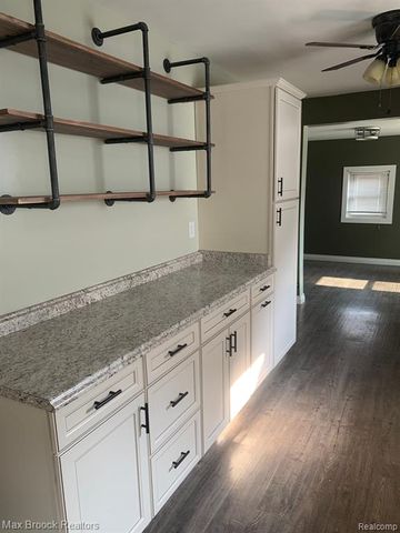 1448 E Harry Avenue, Hazel Park, MI 48030