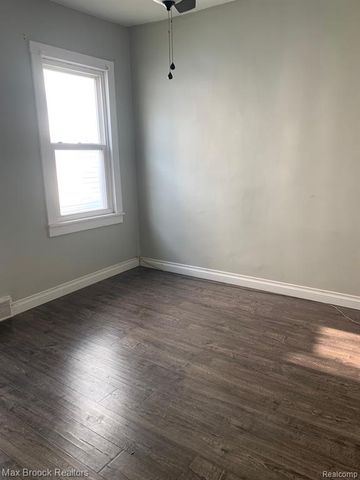 1448 E Harry Avenue, Hazel Park, MI 48030