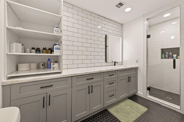 204 Travis Street 2B, Houston, TX 77002