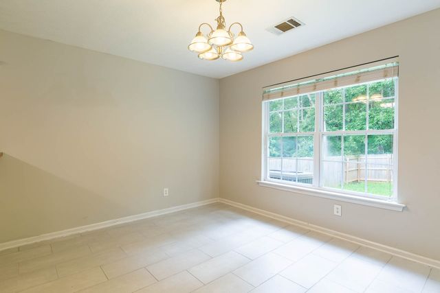 752 Holland Ridge Dr, La Vergne, TN 37086