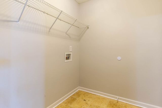 752 Holland Ridge Dr, La Vergne, TN 37086