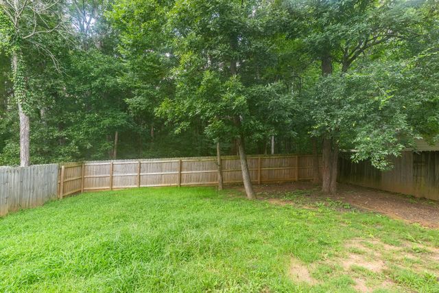 752 Holland Ridge Dr, La Vergne, TN 37086