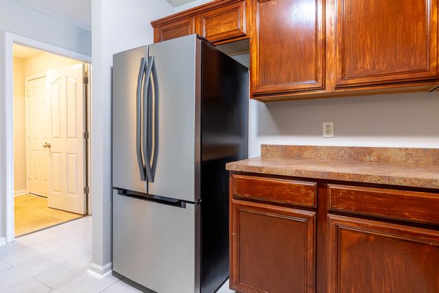 752 Holland Ridge Dr, La Vergne, TN 37086