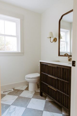 809 Chase Rd, Lunenburg, MA 01462