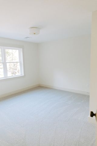 809 Chase Rd, Lunenburg, MA 01462