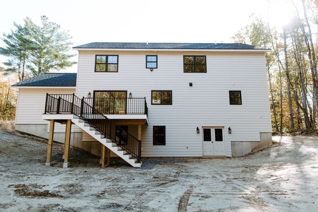 809 Chase Rd, Lunenburg, MA 01462