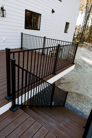 809 Chase Rd, Lunenburg, MA 01462