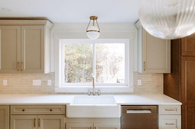 809 Chase Rd, Lunenburg, MA 01462