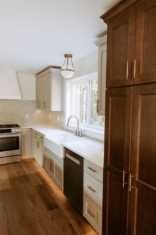 809 Chase Rd, Lunenburg, MA 01462