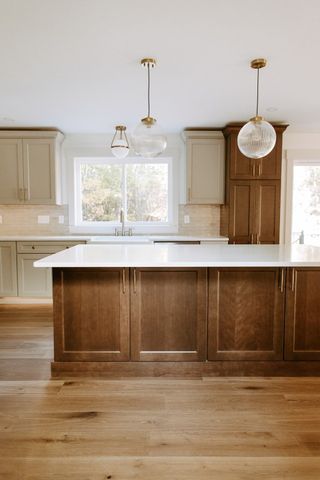 809 Chase Rd, Lunenburg, MA 01462