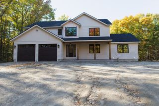 809 Chase Rd, Lunenburg, MA 01462