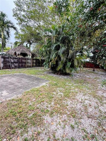 1062 NE 38th St Main, Oakland Park, FL 33334