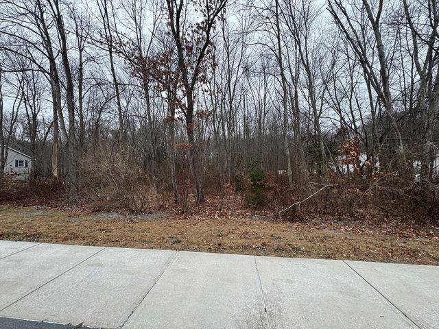 36 Lake Parkway, Webster, MA 01570