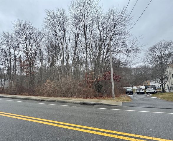 36 Lake Parkway, Webster, MA 01570