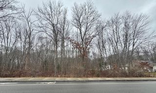 36 Lake Parkway, Webster, MA 01570