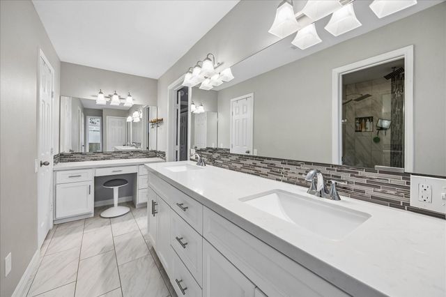 1363 Beaujolais Lane, Houston, TX 77077