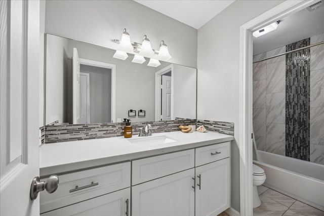 1363 Beaujolais Lane, Houston, TX 77077