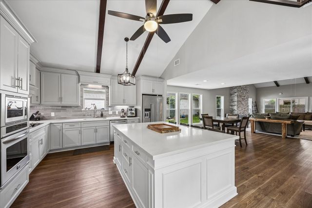 1363 Beaujolais Lane, Houston, TX 77077