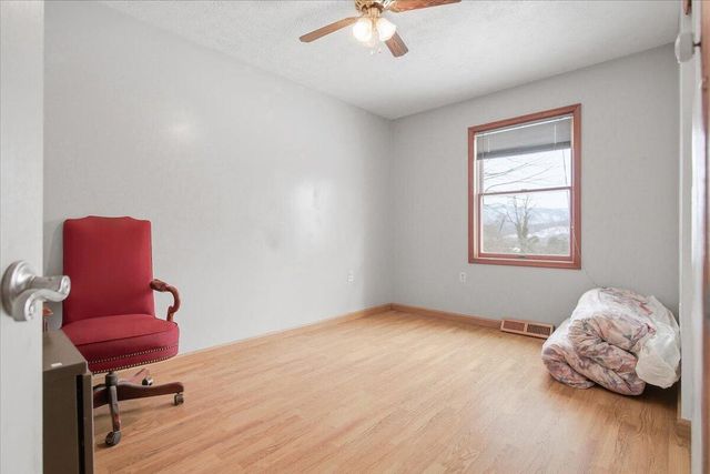 4600 Tobey RD, Salem, VA 24153