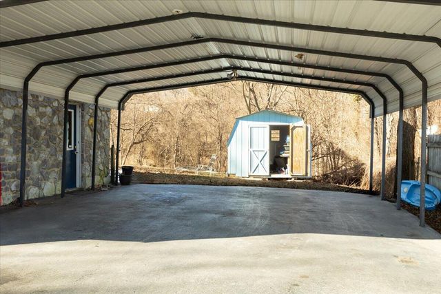 4600 Tobey RD, Salem, VA 24153