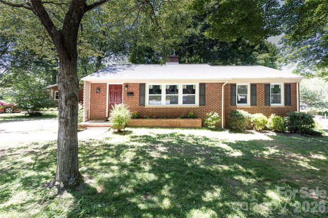 214 McGinnis Avenue, Lincolnton, NC 28092