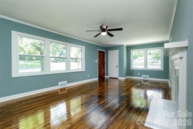 214 McGinnis Avenue, Lincolnton, NC 28092