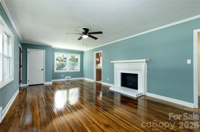214 McGinnis Avenue, Lincolnton, NC 28092