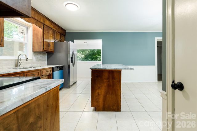 214 McGinnis Avenue, Lincolnton, NC 28092
