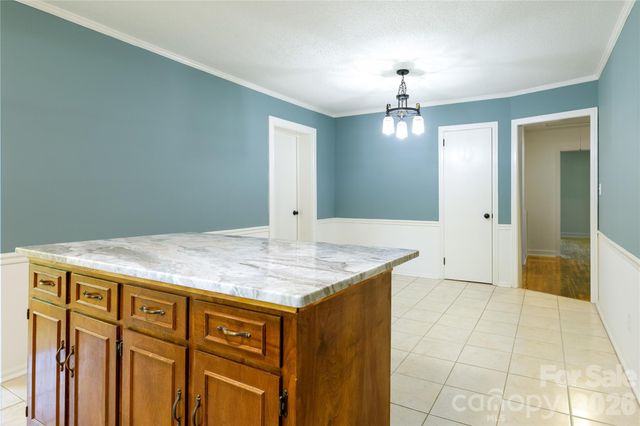 214 McGinnis Avenue, Lincolnton, NC 28092