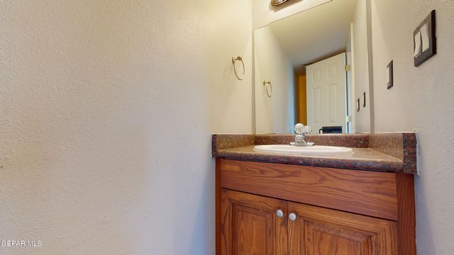6256 ESCONDIDO Drive, El Paso, TX 79912