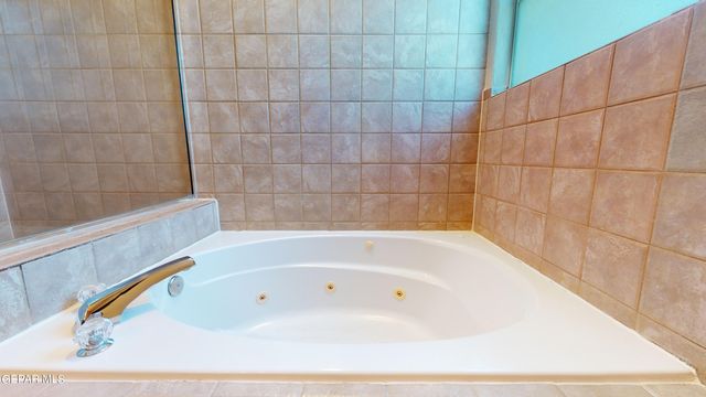 6256 ESCONDIDO Drive, El Paso, TX 79912