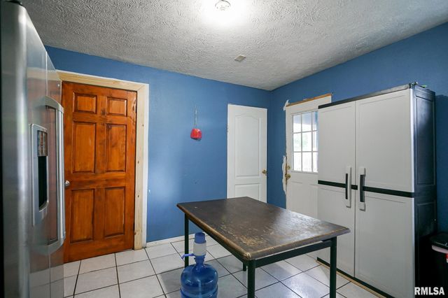 1617 W LINCOLN Avenue, Peoria, IL 61605