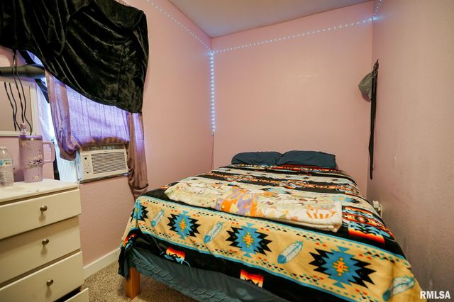 1617 W LINCOLN Avenue, Peoria, IL 61605