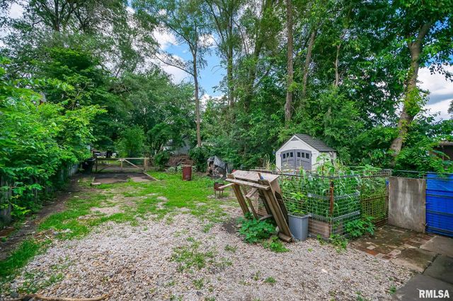 1617 W LINCOLN Avenue, Peoria, IL 61605