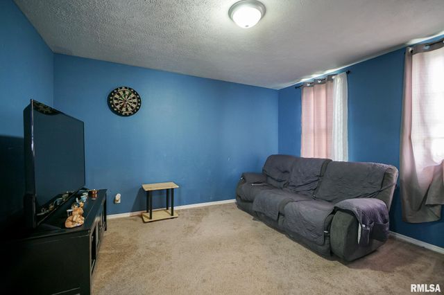 1617 W LINCOLN Avenue, Peoria, IL 61605