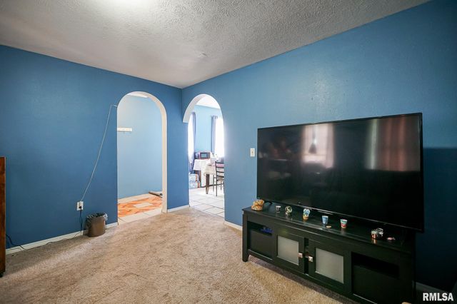 1617 W LINCOLN Avenue, Peoria, IL 61605