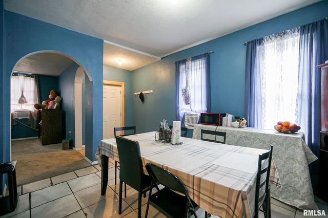 1617 W LINCOLN Avenue, Peoria, IL 61605