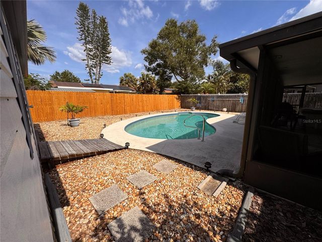 9289 92ND WAY, Seminole, FL 33777