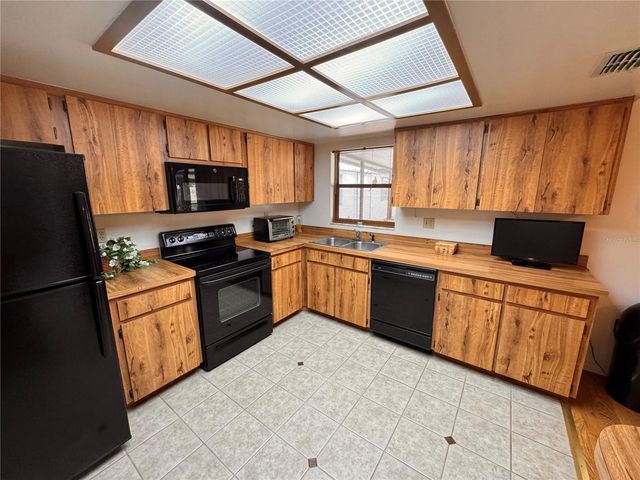 9289 92ND WAY, Seminole, FL 33777