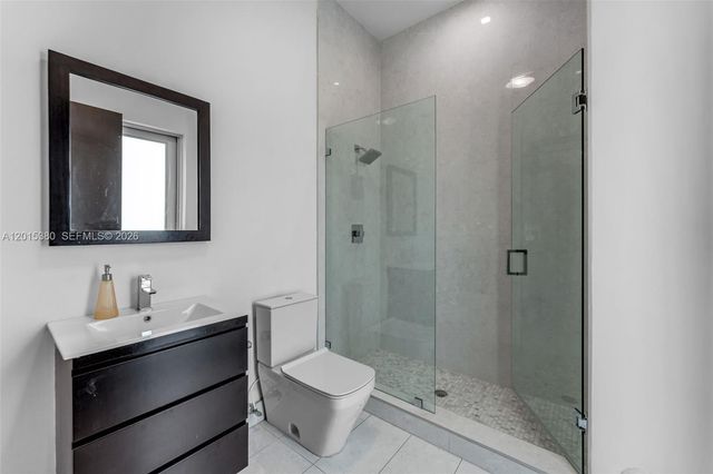 8221 NW 34th Dr, Doral, FL 33122