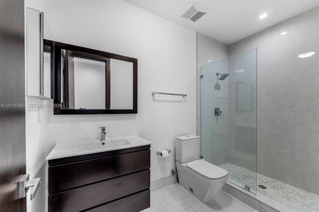 8221 NW 34th Dr, Doral, FL 33122