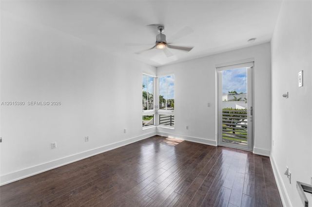 8221 NW 34th Dr, Doral, FL 33122