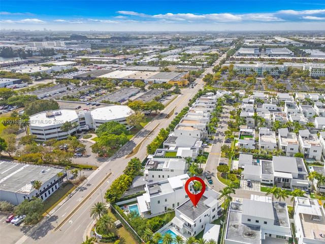 8221 NW 34th Dr, Doral, FL 33122